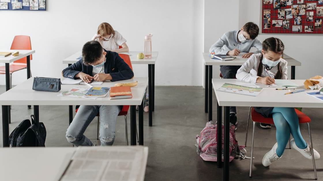 Prehľad a zopakovanie hlavných bodov práce v škole podľa aplikovanej behaviorálnej analýzy.